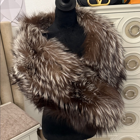 Saga fox fur stole wrap silver fox - Picture 6 of 13